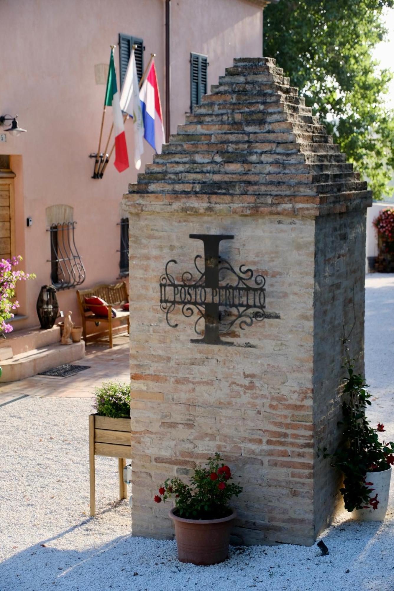 Santa Maria Nuova  Il Posto Perfetto Bed & Breakfast エクステリア 写真